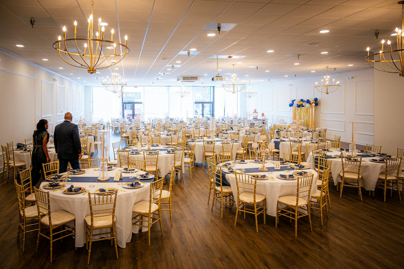 A room set with round tables